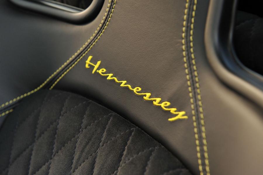 Детали интерьера Hennessey Venom GT Yellow 2011 года  (фото 26 из 90)